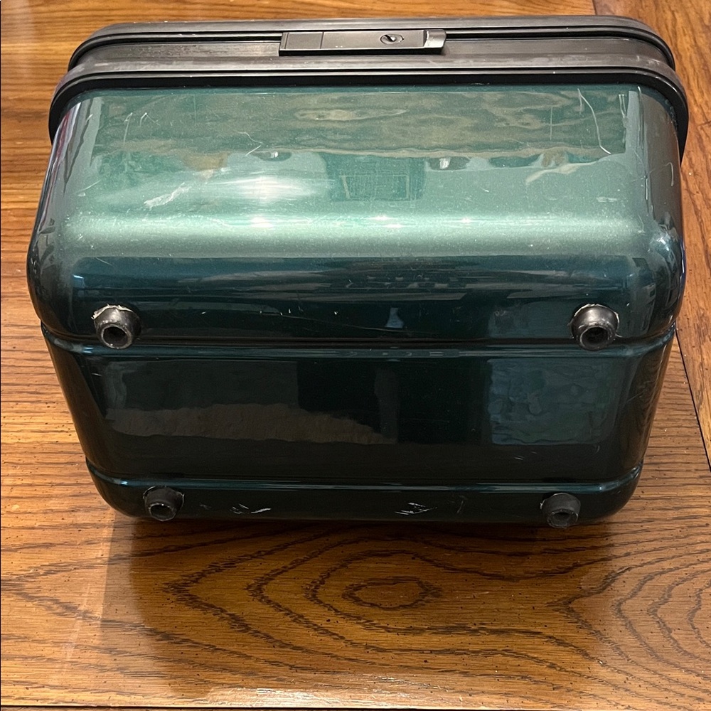 Bric’s‎ Green Hard Shell Carrying Case - Picture 10 of 16